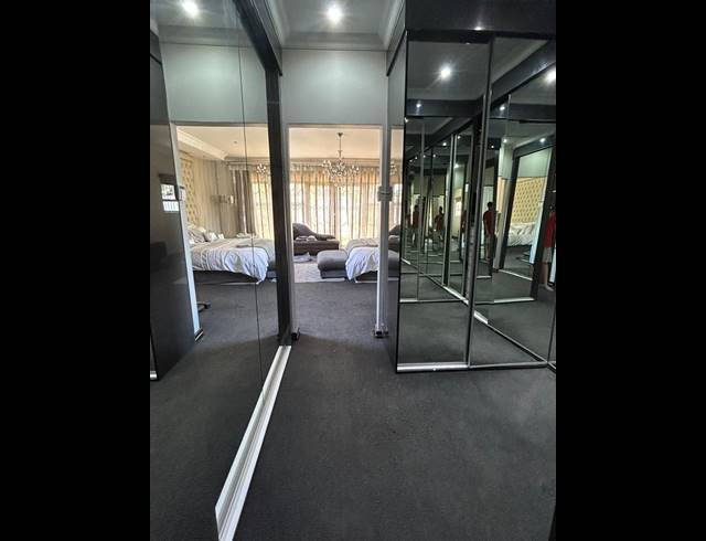 4 BEDROOM HOUSE FOR SALE IN OOS EINDE